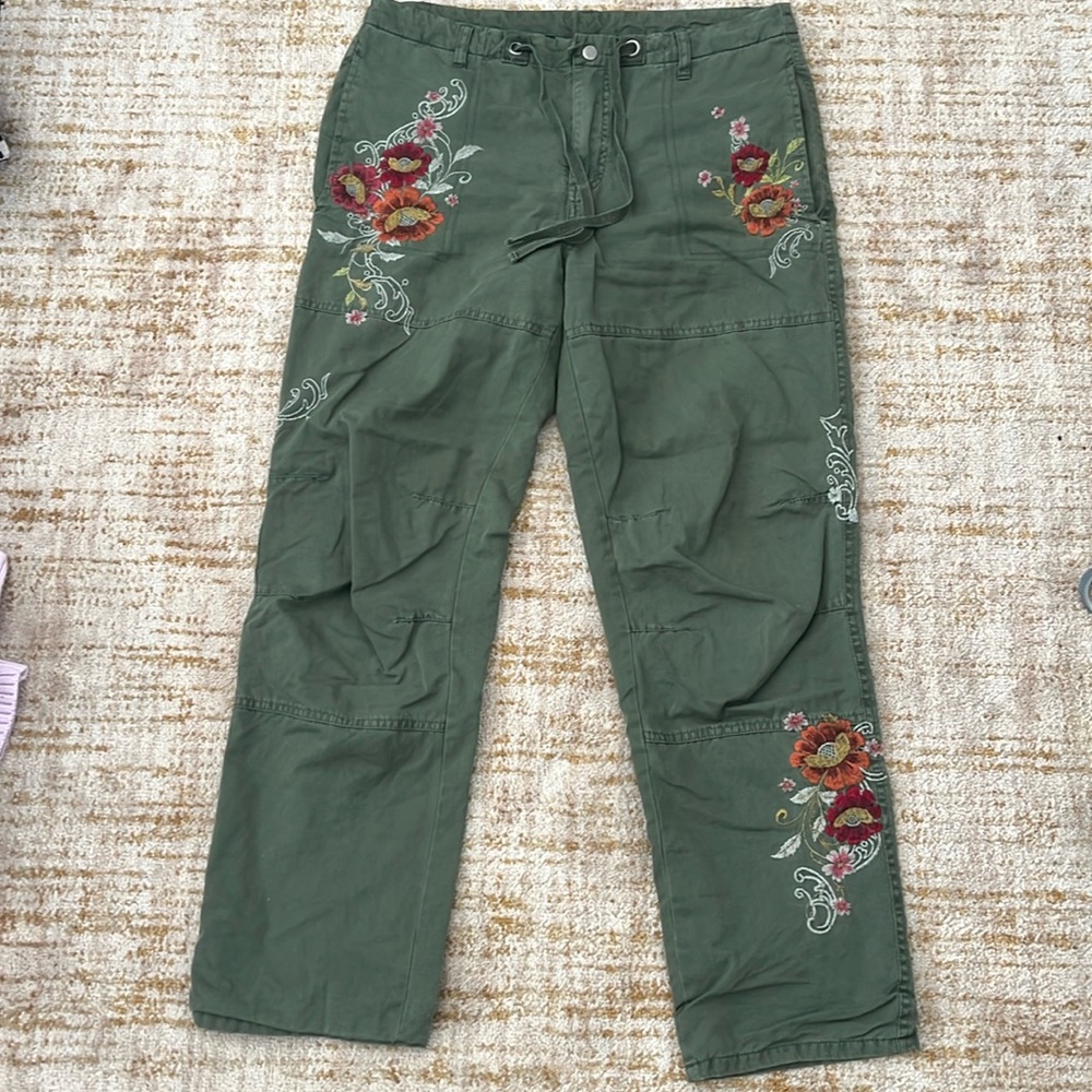 Sundance cotton green flower embroidered cargo pants
